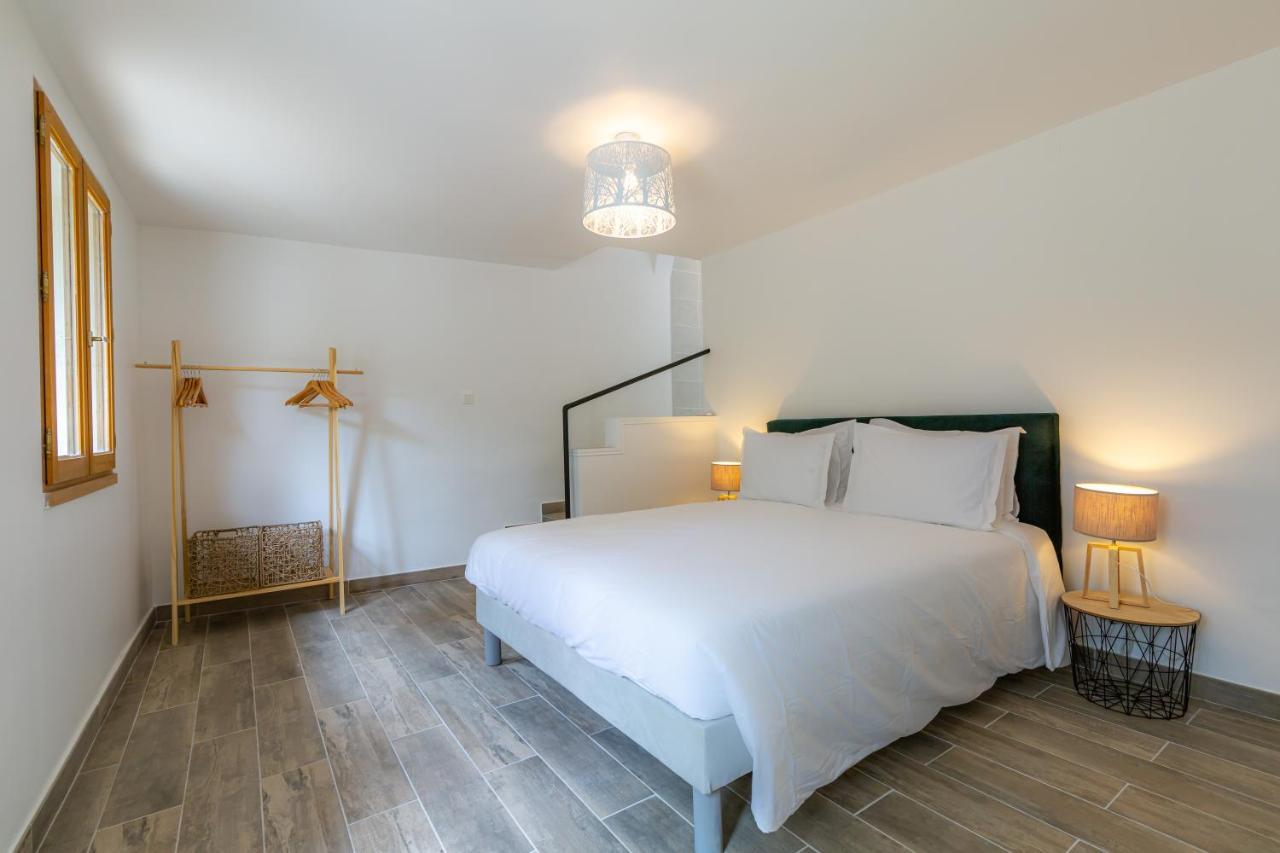 Holiday home Les Pimprenelles